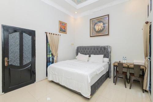 boss residence serang mitra reddoorz