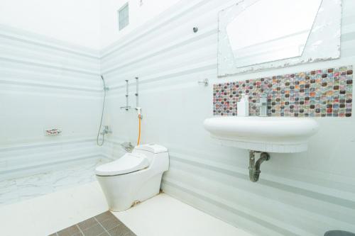 boss residence serang mitra reddoorz