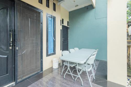 boss residence serang mitra reddoorz