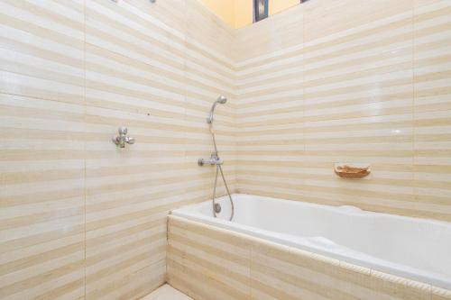 boss residence serang mitra reddoorz