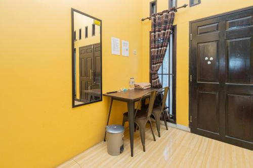 boss residence serang mitra reddoorz