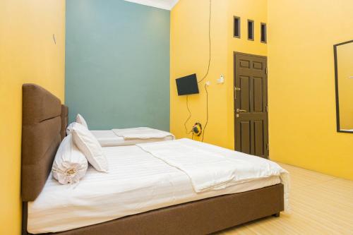 boss residence serang mitra reddoorz