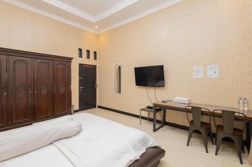 boss residence serang mitra reddoorz