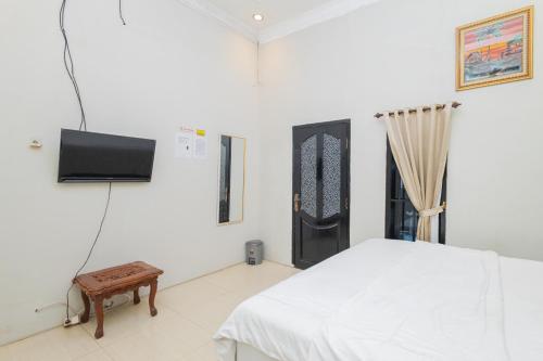 boss residence serang mitra reddoorz