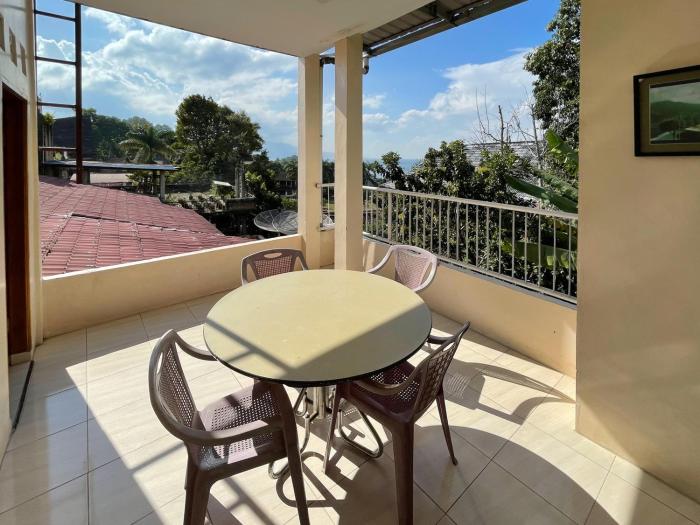 valencia homestay redpartner