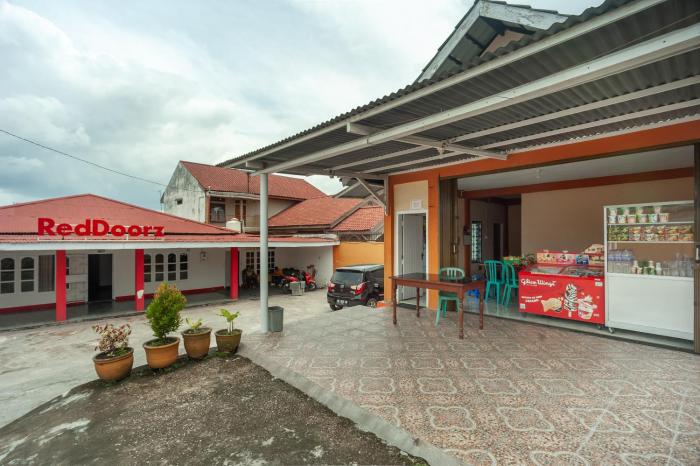 reddoorz syariah near tugu juang jambi 3