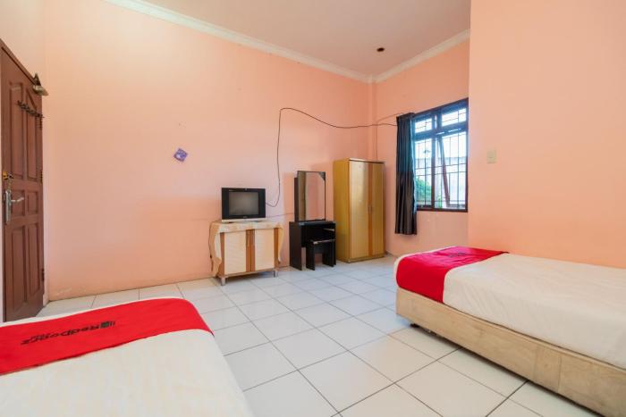 reddoorz near silangit international airport