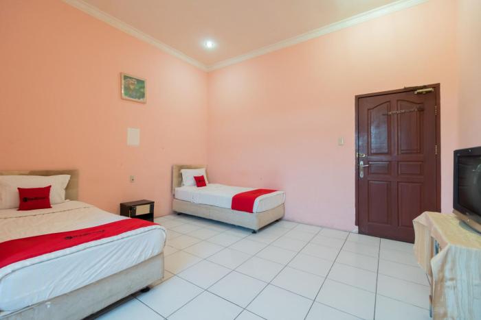 reddoorz near silangit international airport