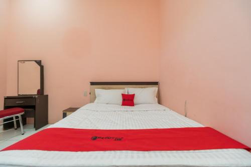 Reddoorz Near Silangit International Airport,,2 star