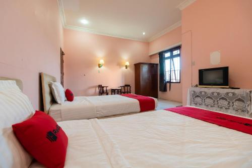 reddoorz near silangit international airport