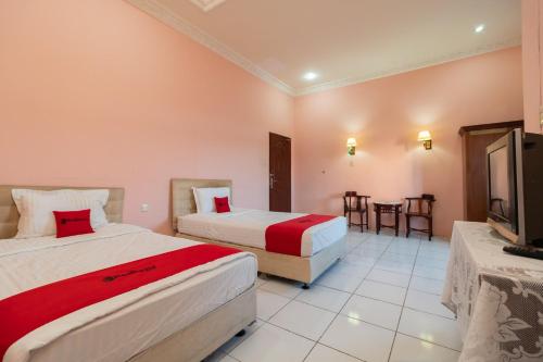 reddoorz near silangit international airport