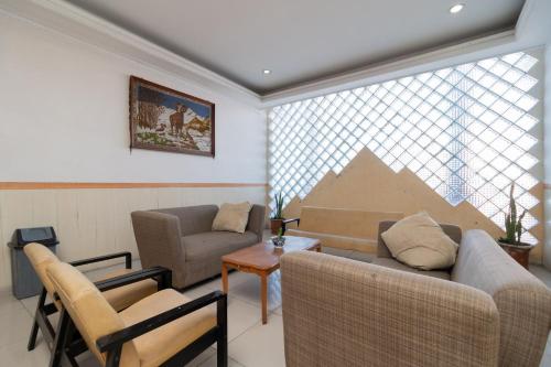 reddoorz near silangit international airport