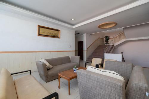 reddoorz near silangit international airport