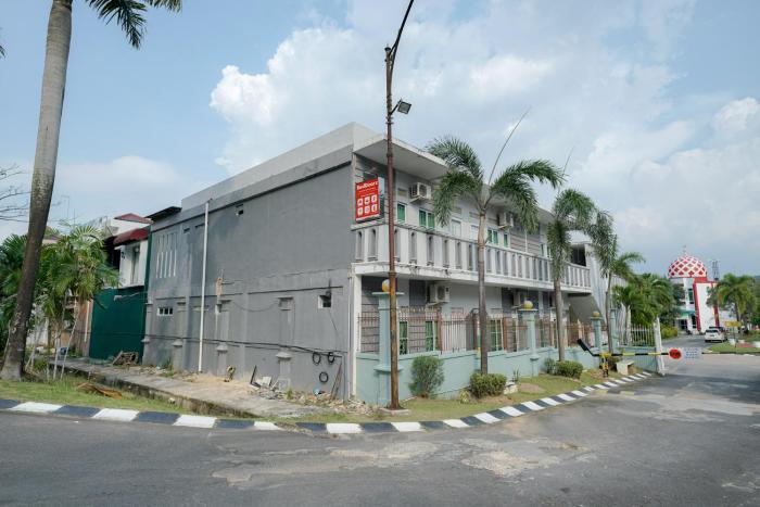 reddoorz syariah near rs awal bros batam