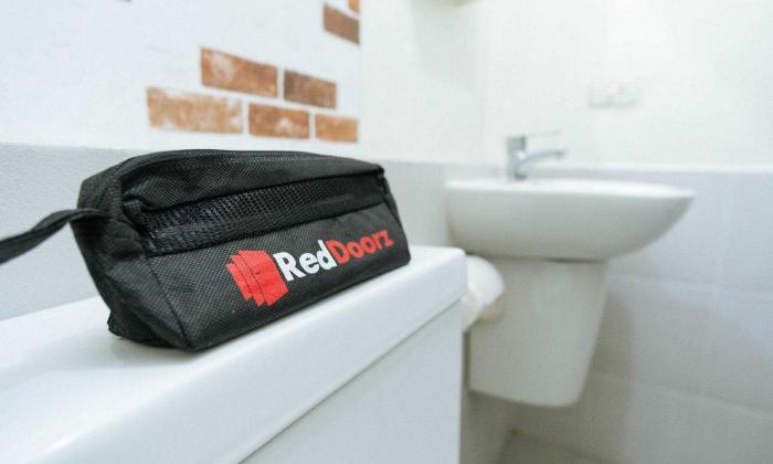 reddoorz syariah near rs awal bros batam