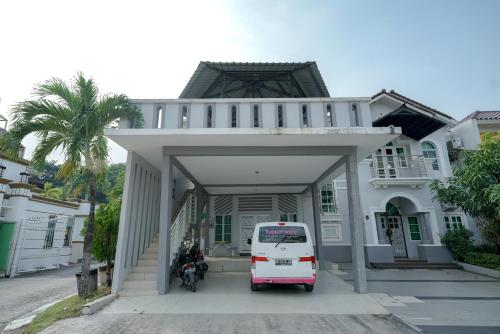 reddoorz syariah near rs awal bros batam