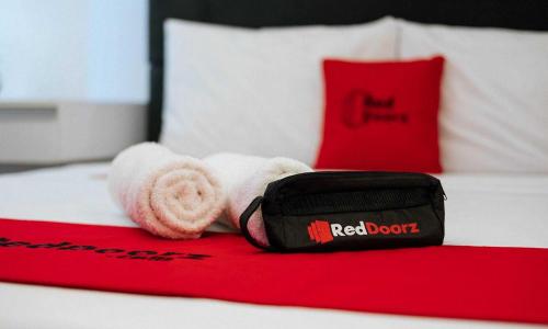reddoorz syariah near rs awal bros batam