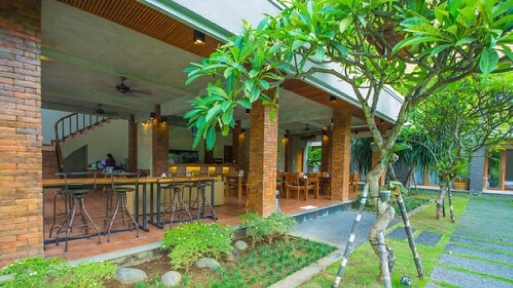 kubu cempaka seminyak hotel