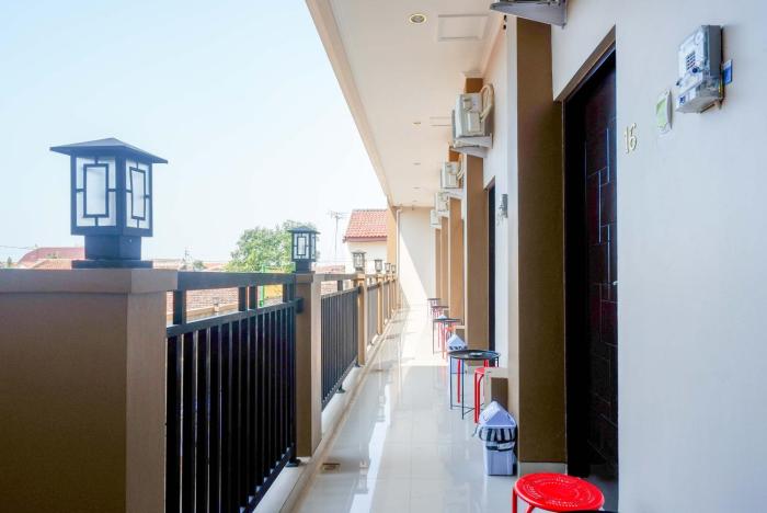 urbanview hotel near alun alun tegal
