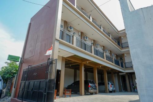 urbanview hotel near alun alun tegal