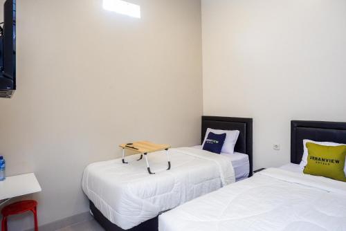 urbanview hotel near alun alun tegal
