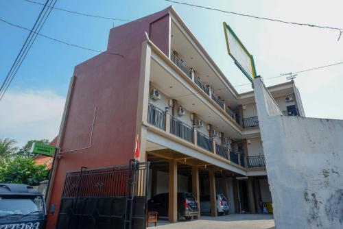 urbanview hotel near alun alun tegal