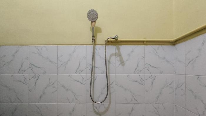 hotel shinta 1 near stasiun kertosono mitra reddoorz