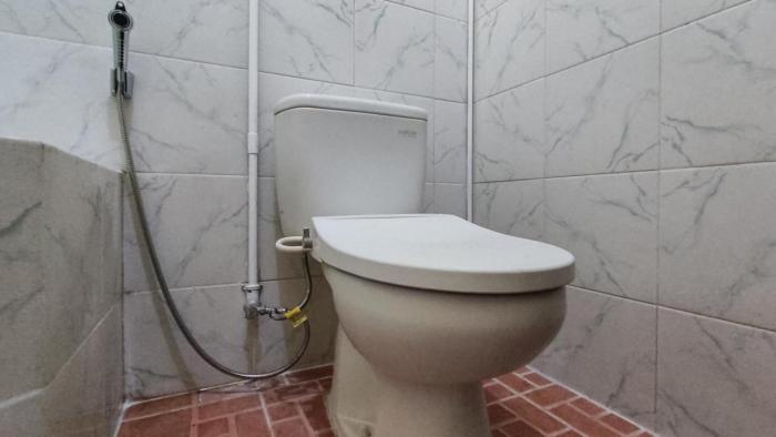hotel shinta 1 near stasiun kertosono mitra reddoorz