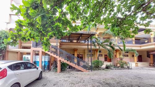 Hotel Shinta 1 Near Stasiun Kertosono Mitra Reddoorz,,2 star
