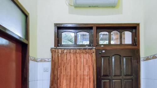 hotel shinta 1 near stasiun kertosono mitra reddoorz