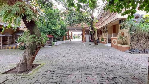 Hotel Shinta 1 Near Stasiun Kertosono Mitra Reddoorz,,2 star