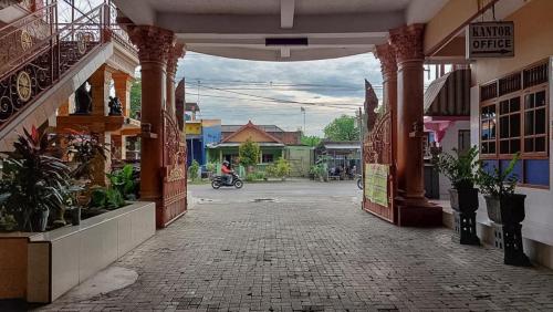 Hotel Shinta 1 Near Stasiun Kertosono Mitra Reddoorz,,2 star