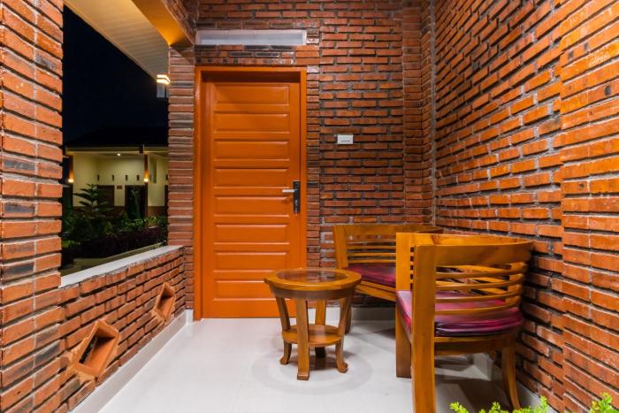 reddoorz aldos villa silangit