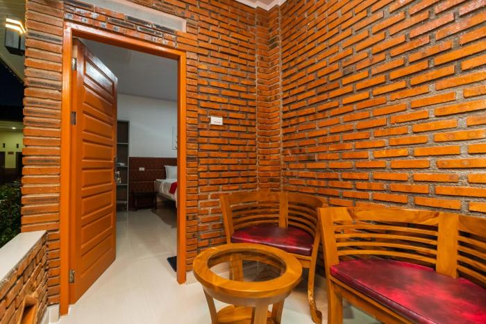 reddoorz aldos villa silangit