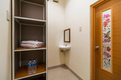 reddoorz aldos villa silangit