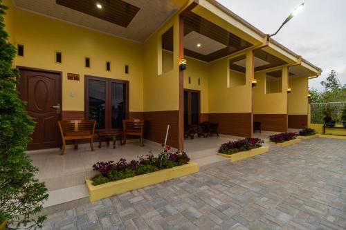 reddoorz aldos villa silangit