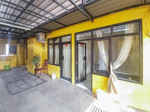 de luck homestay near alun alun sidoarjo