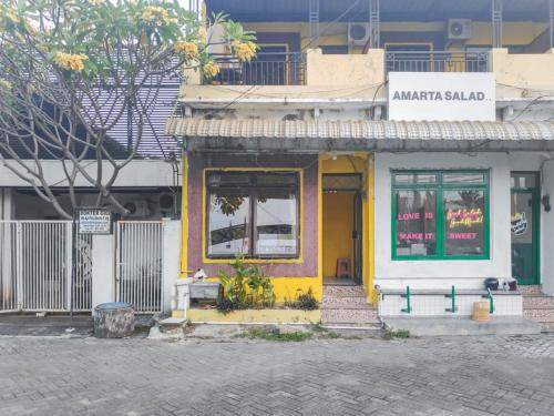 de luck homestay near alun alun sidoarjo