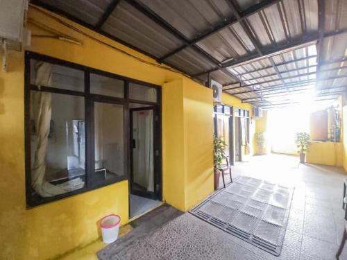 de luck homestay near alun alun sidoarjo