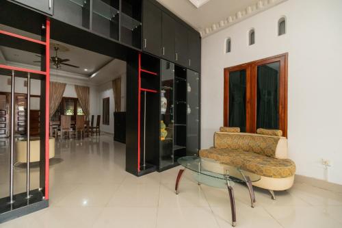 Reddoorz Syariah Near Universitas Putra Indonesia Padang,,2 star