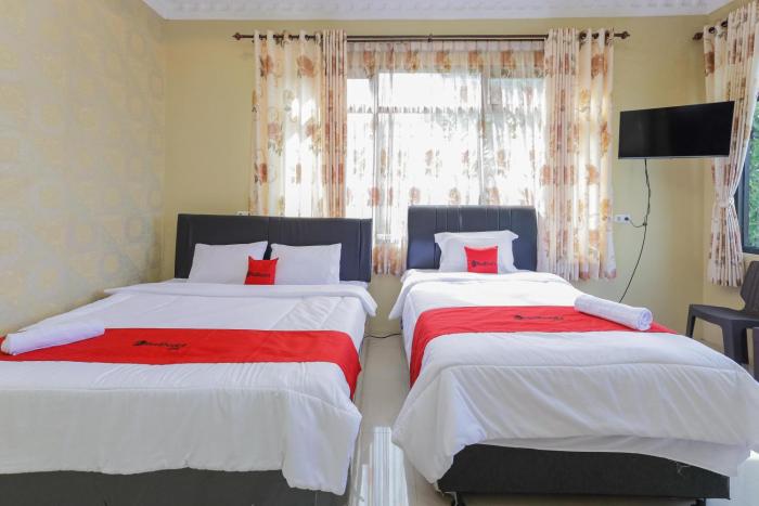 reddoorz plus villa bontes batu
