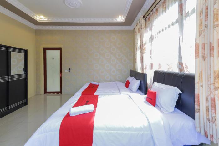 reddoorz plus villa bontes batu