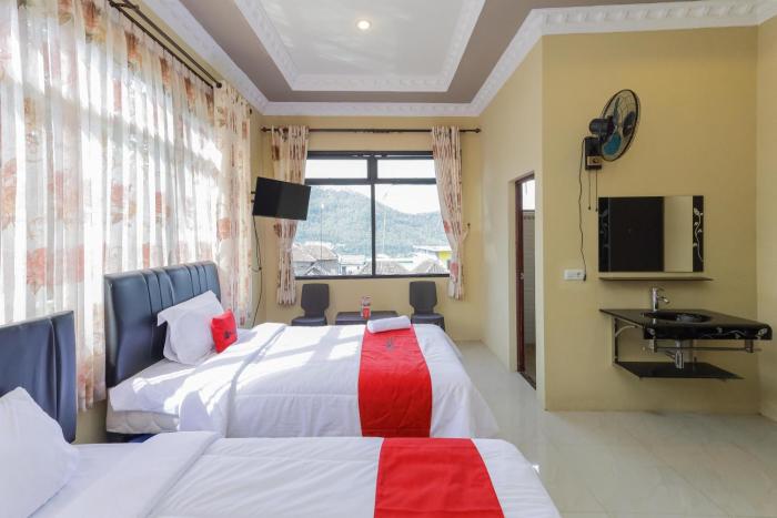 reddoorz plus villa bontes batu