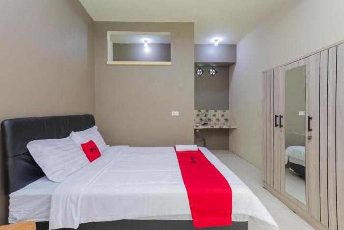 reddoorz plus villa bontes batu
