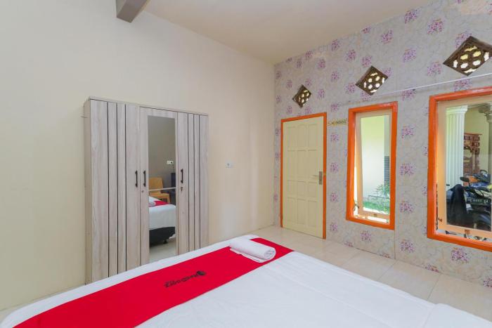 reddoorz plus villa bontes batu
