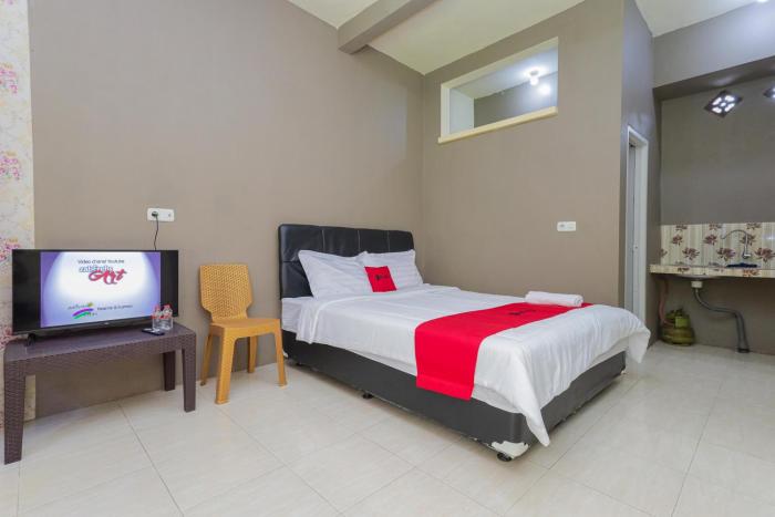 reddoorz plus villa bontes batu