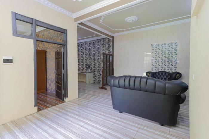 reddoorz plus villa bontes batu
