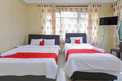 reddoorz plus villa bontes batu