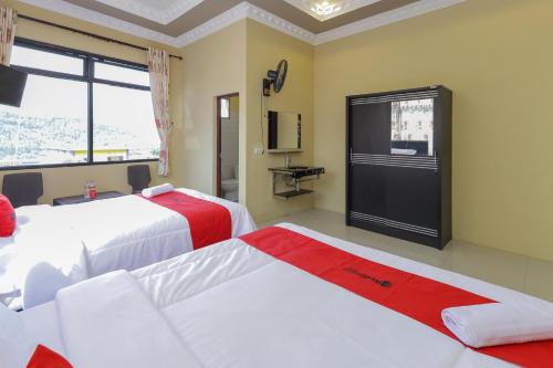 reddoorz plus villa bontes batu