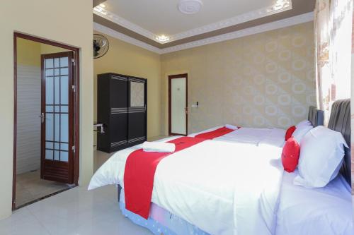 reddoorz plus villa bontes batu